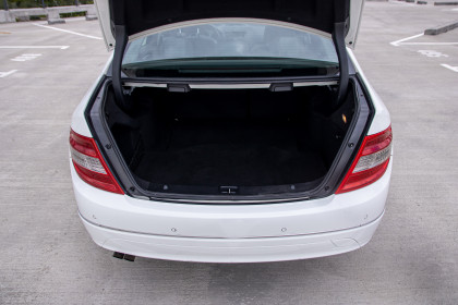 Продажа Mercedes-Benz C-Класс III (W204) 180 Kompressor 1.8 AT (156 л.с.) 2008 Белый в Автодом