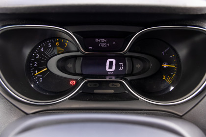 Продажа Renault Kaptur I 2.0 AT (143 л.с.) 2016 Оранжевый в Автодом