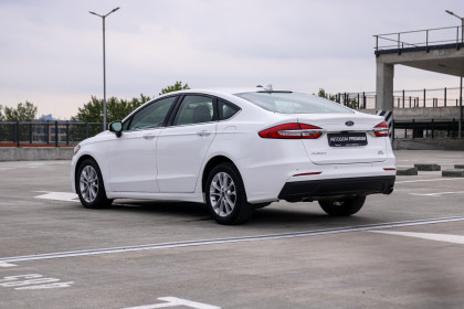 Продажа Ford Fusion (North America) II Рестайлинг 1.5 AT (184 л.с.) 2019 Белый в Автодом