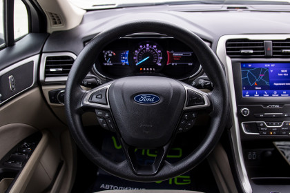 Продажа Ford Fusion (North America) II Рестайлинг 1.5 AT (184 л.с.) 2019 Белый в Автодом