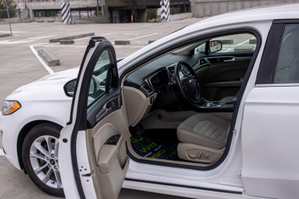 Продажа Ford Fusion (North America) II Рестайлинг 1.5 AT (184 л.с.) 2019 Белый в Автодом