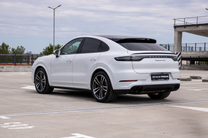 Продажа Porsche Cayenne III Turbo 4.0 AT (550 л.с.) 2019 Белый в Автодом