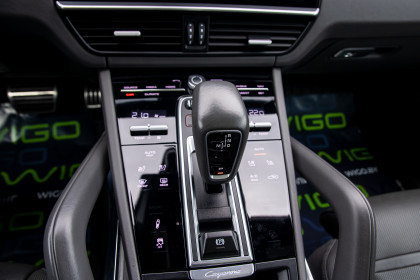 Продажа Porsche Cayenne III Turbo 4.0 AT (550 л.с.) 2019 Белый в Автодом