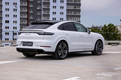 Продажа Porsche Cayenne III Turbo 4.0 AT (550 л.с.) 2019 Белый в Автодом