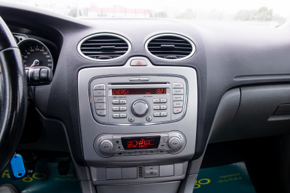 Продажа Ford Focus II Рестайлинг 1.8 MT (116 л.с.) 2008 Серебристый в Автодом