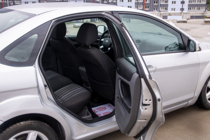 Продажа Ford Focus II Рестайлинг 1.8 MT (116 л.с.) 2008 Серебристый в Автодом