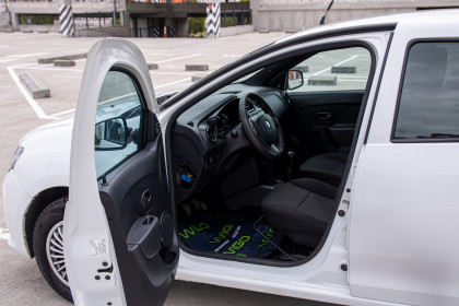 Продажа Renault Logan II 1.6 MT (82 л.с.) 2017 Белый в Автодом