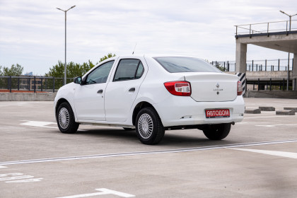 Продажа Renault Logan II 1.6 MT (82 л.с.) 2017 Белый в Автодом