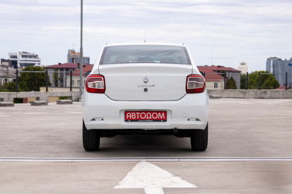 Продажа Renault Logan II 1.6 MT (82 л.с.) 2017 Белый в Автодом