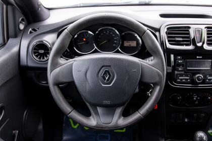 Продажа Renault Logan II 1.6 MT (82 л.с.) 2017 Белый в Автодом