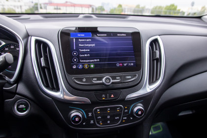 Продажа Chevrolet Equinox III Рестайлинг 1.5 AT (173 л.с.) 2022 Белый в Автодом