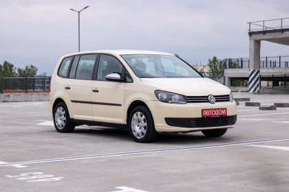 Продажа Volkswagen Touran I Рестайлинг 2 EcoFuel 1.4 AMT (150 л.с.) 2014 Желтый в Автодом