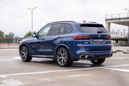 Продажа BMW X5 IV (G05/G18) 40i 3.0 AT (340 л.с.) 2021 Синий в Автодом