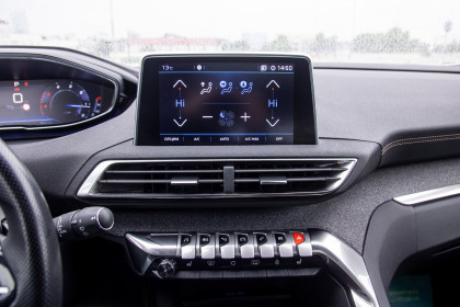 Продажа Peugeot 5008 II 1.5 AT (130 л.с.) 2020 Красный в Автодом