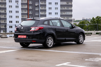 Продажа Renault Megane III Рестайлинг 2 1.5 MT (110 л.с.) 2015 Черный в Автодом