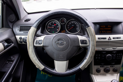 Продажа Opel Astra H Рестайлинг 1.2 MT (90 л.с.) 2008 Белый в Автодом