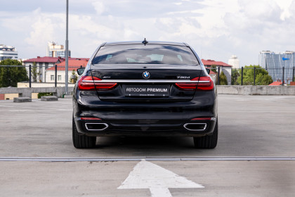 Продажа BMW 7 серии VI (G11/G12) 730Ld xDrive 3.0 AT (265 л.с.) 2016 Черный в Автодом