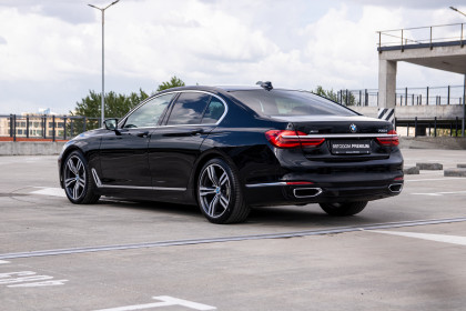 Продажа BMW 7 серии VI (G11/G12) 730Ld xDrive 3.0 AT (265 л.с.) 2016 Черный в Автодом