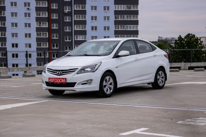 Продажа Hyundai Solaris I Рестайлинг 1.4 MT (107 л.с.) 2014 Белый в Автодом