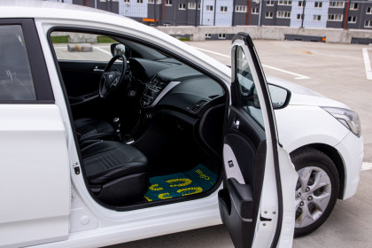 Продажа Hyundai Solaris I Рестайлинг 1.4 MT (107 л.с.) 2014 Белый в Автодом