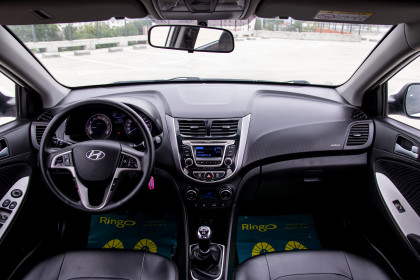 Продажа Hyundai Solaris I Рестайлинг 1.4 MT (107 л.с.) 2014 Белый в Автодом