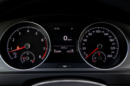 Продажа Volkswagen Golf VII 1.4 AMT (122 л.с.) 2013 Серый в Автодом
