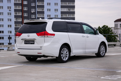 Продажа Toyota Sienna III 3.5 AT (266 л.с.) 2010 Белый в Автодом