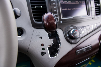 Продажа Toyota Sienna III 3.5 AT (266 л.с.) 2010 Белый в Автодом