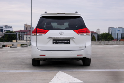 Продажа Toyota Sienna III 3.5 AT (266 л.с.) 2010 Белый в Автодом