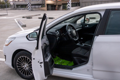Продажа Citroen C4 II 1.6 MT (115 л.с.) 2014 Белый в Автодом