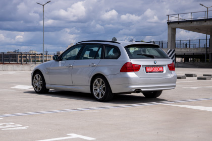 Продажа BMW 3 серии V (E90/E91/E92/E93) Рестайлинг 320d 2.0 AT (184 л.с.) 2011 Серебристый в Автодом