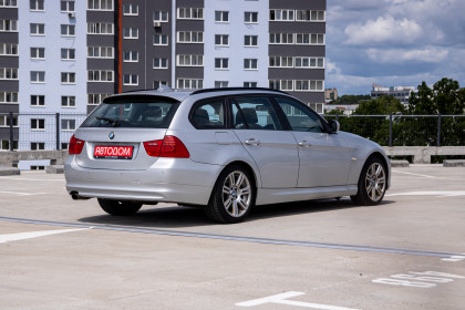Продажа BMW 3 серии V (E90/E91/E92/E93) Рестайлинг 320d 2.0 AT (184 л.с.) 2011 Серебристый в Автодом