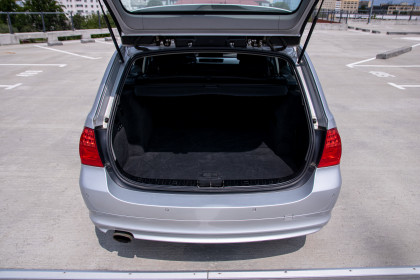 Продажа BMW 3 серии V (E90/E91/E92/E93) Рестайлинг 320d 2.0 AT (184 л.с.) 2011 Серебристый в Автодом