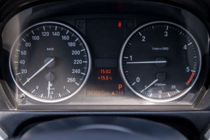 Продажа BMW 3 серии V (E90/E91/E92/E93) Рестайлинг 320d 2.0 AT (184 л.с.) 2011 Серебристый в Автодом