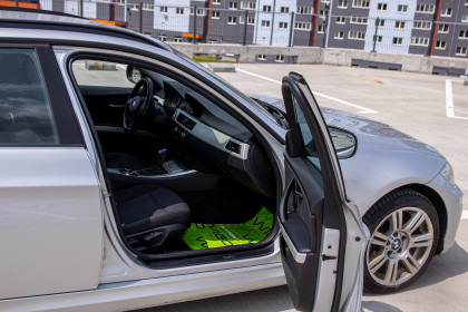Продажа BMW 3 серии V (E90/E91/E92/E93) Рестайлинг 320d 2.0 AT (184 л.с.) 2011 Серебристый в Автодом