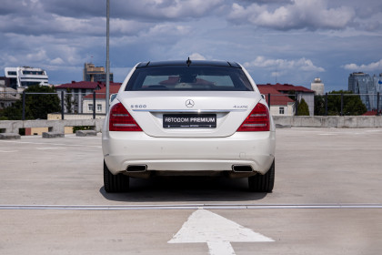Продажа Mercedes-Benz S-Класс V (W221) Рестайлинг 500 4.7 AT (435 л.с.) 2012 Белый в Автодом