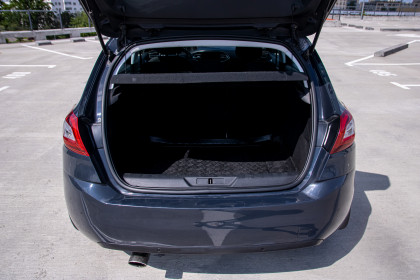 Продажа Peugeot 308 II 1.6 MT (115 л.с.) 2015 Серый в Автодом