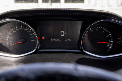 Продажа Peugeot 308 II 1.6 MT (115 л.с.) 2015 Серый в Автодом
