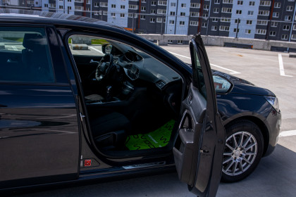 Продажа Peugeot 308 II 1.6 MT (115 л.с.) 2015 Серый в Автодом