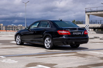 Продажа Mercedes-Benz E-Класс IV (W212, S212, C207) 220 5G-Tronic 2.1 AT (170 л.с.) 2009 Черный в Автодом