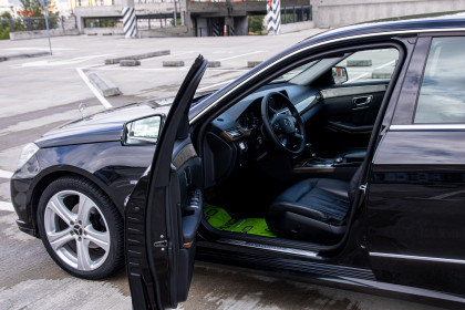 Продажа Mercedes-Benz E-Класс IV (W212, S212, C207) 220 5G-Tronic 2.1 AT (170 л.с.) 2009 Черный в Автодом