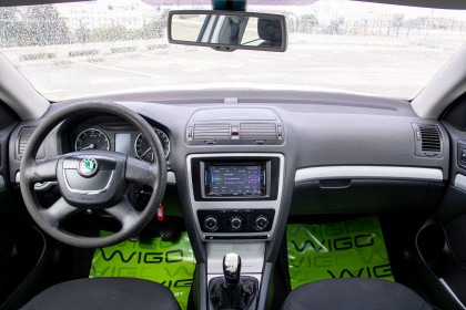 Продажа Skoda Octavia II (A5) Рестайлинг 1.6 MT (102 л.с.) 2011 Белый в Автодом