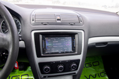 Продажа Skoda Octavia II (A5) Рестайлинг 1.6 MT (102 л.с.) 2011 Белый в Автодом