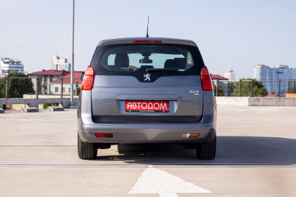 Продажа Peugeot 5008 I 1.6 AMT (112 л.с.) 2011 Серый в Автодом