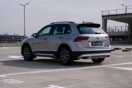 Продажа Volkswagen Tiguan II 1.4 AMT (150 л.с.) 2019 Серебристый в Автодом