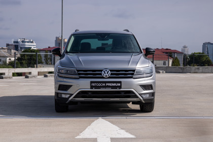 Продажа Volkswagen Tiguan II 1.4 AMT (150 л.с.) 2019 Серебристый в Автодом