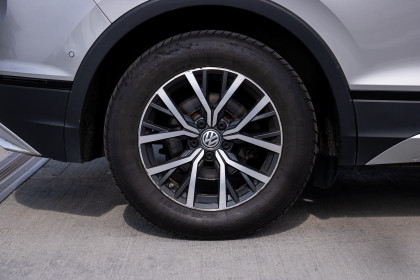 Продажа Volkswagen Tiguan II 1.4 AMT (150 л.с.) 2019 Серебристый в Автодом