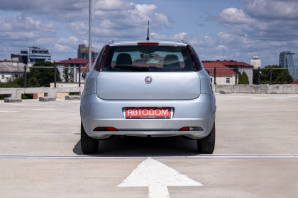 Продажа Fiat Punto III Grande Punto 1.2 MT (75 л.с.) 2009 Серебристый в Автодом