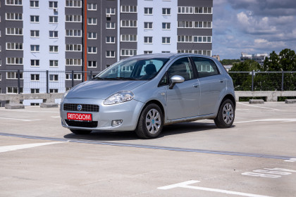 Продажа Fiat Punto III Grande Punto 1.2 MT (75 л.с.) 2009 Серебристый в Автодом