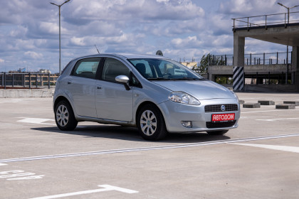 Продажа Fiat Punto III Grande Punto 1.2 MT (75 л.с.) 2009 Серебристый в Автодом